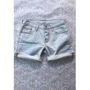 Levi shorts size 4